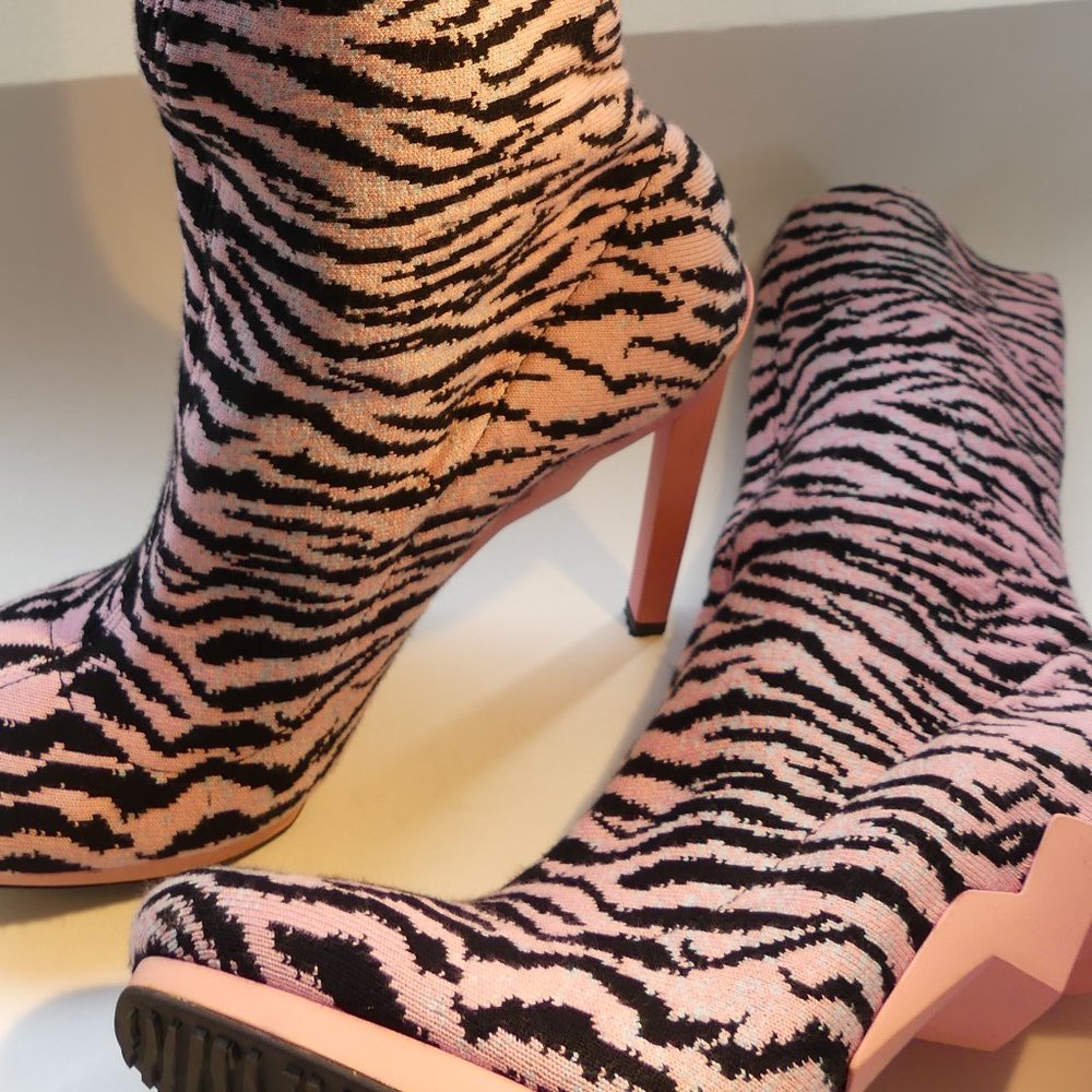 Pink High Heels Shoes.